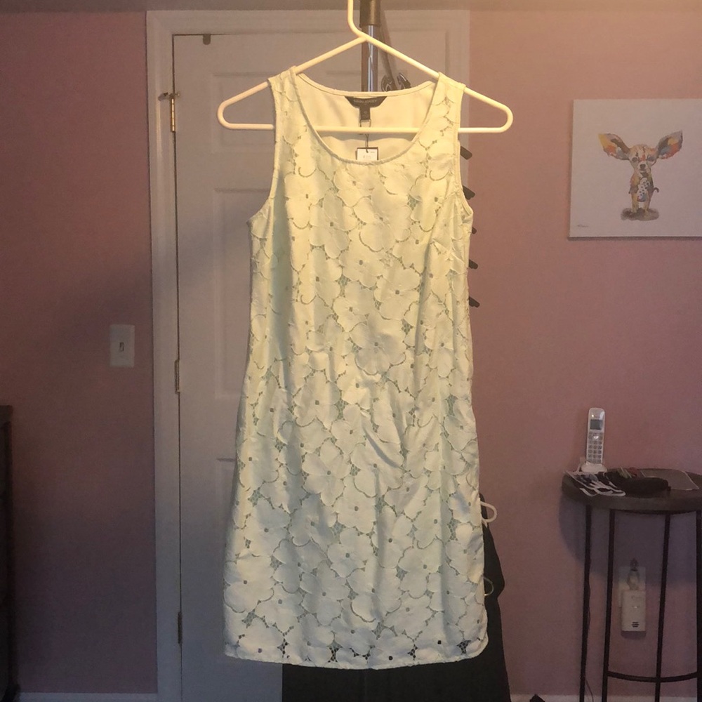 Sleeveless flowered dress